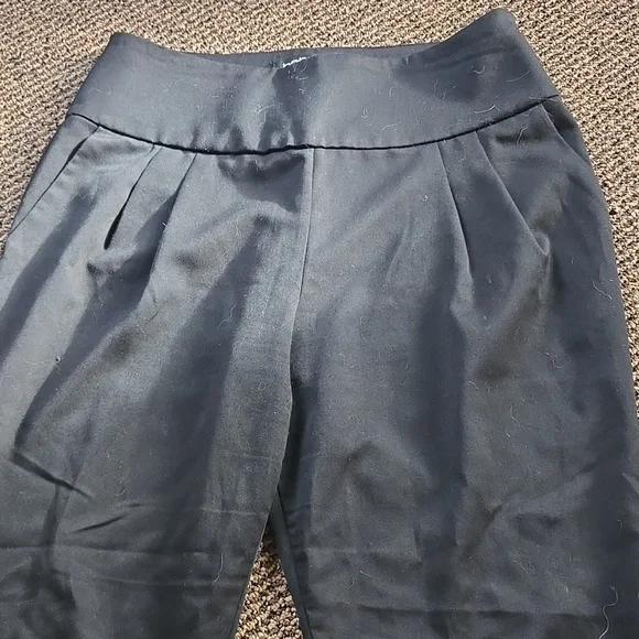 Bebe Classic Black Dress Pants With Pleats Around Waist - Picture 2 of 6